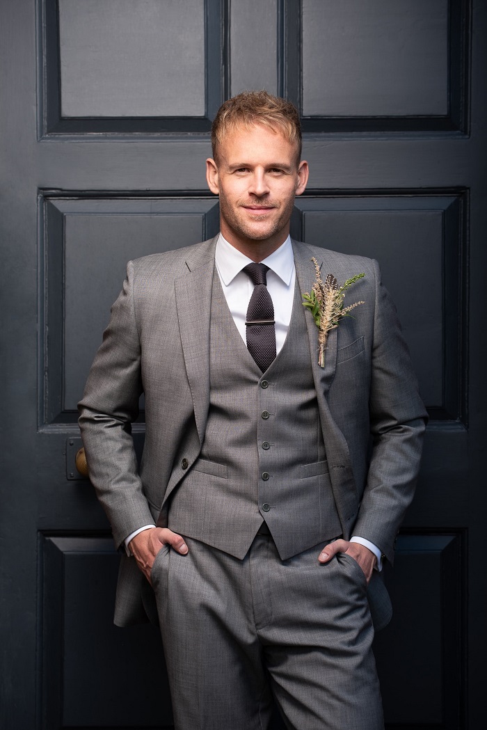 how to wear a three piece suit 2