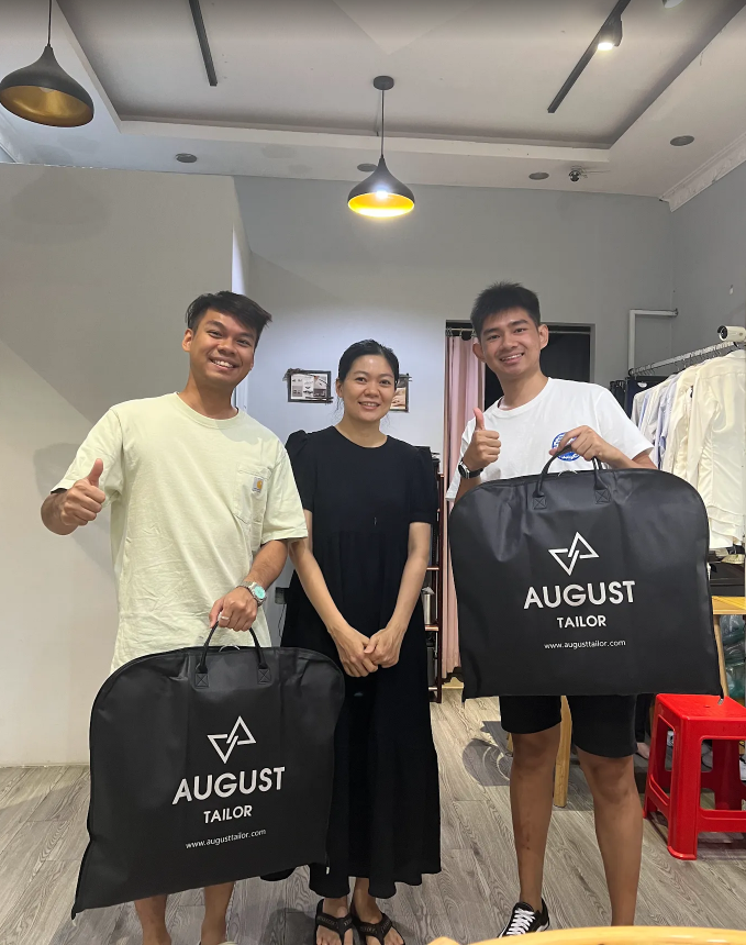 Customer Augusttailor